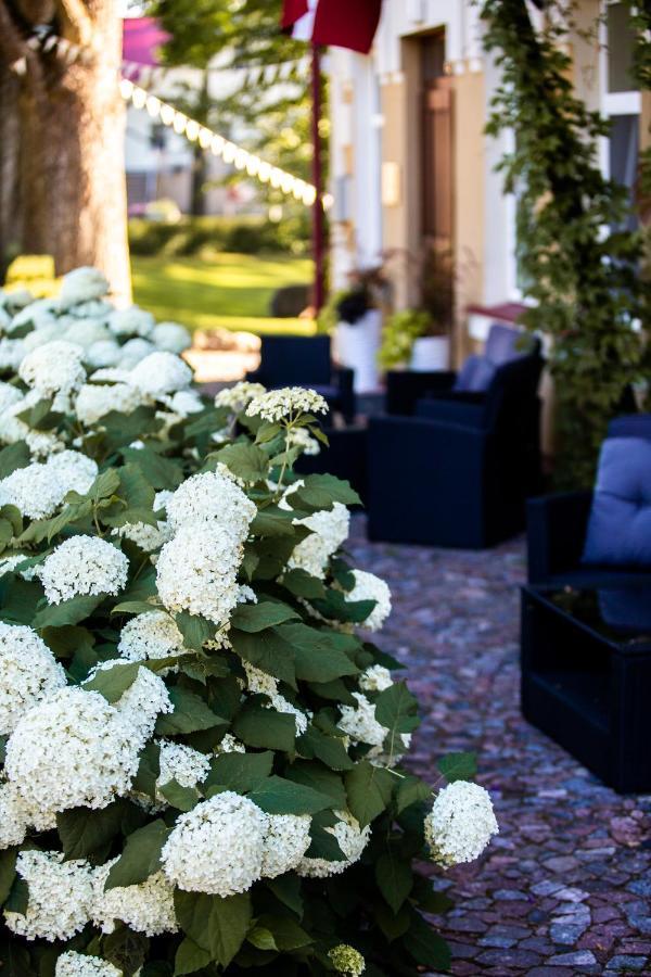 Hotel Benevilla Alūksne エクステリア 写真