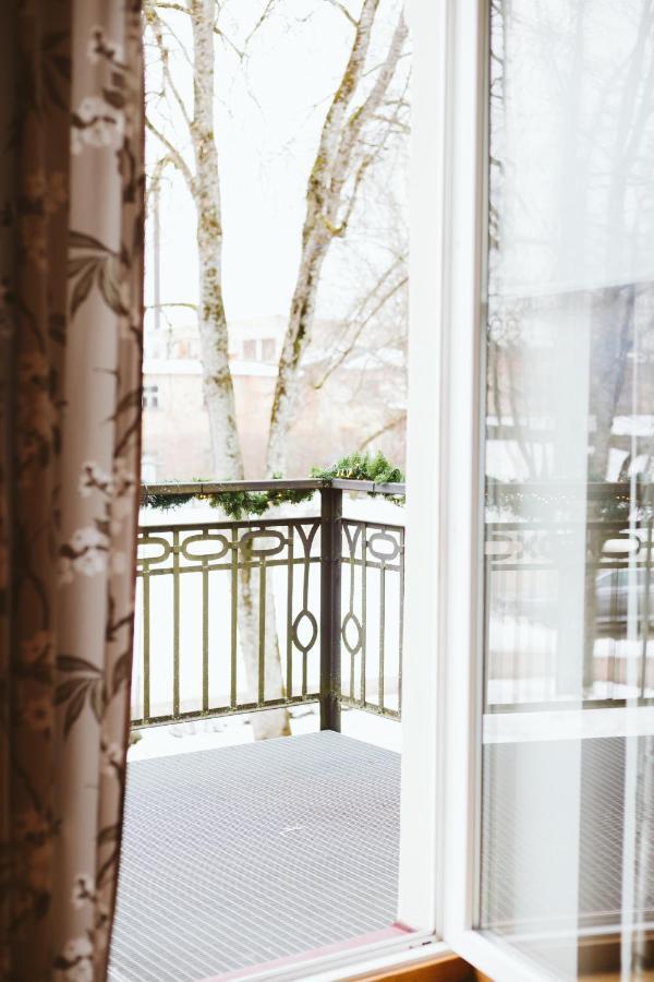 Hotel Benevilla Alūksne エクステリア 写真